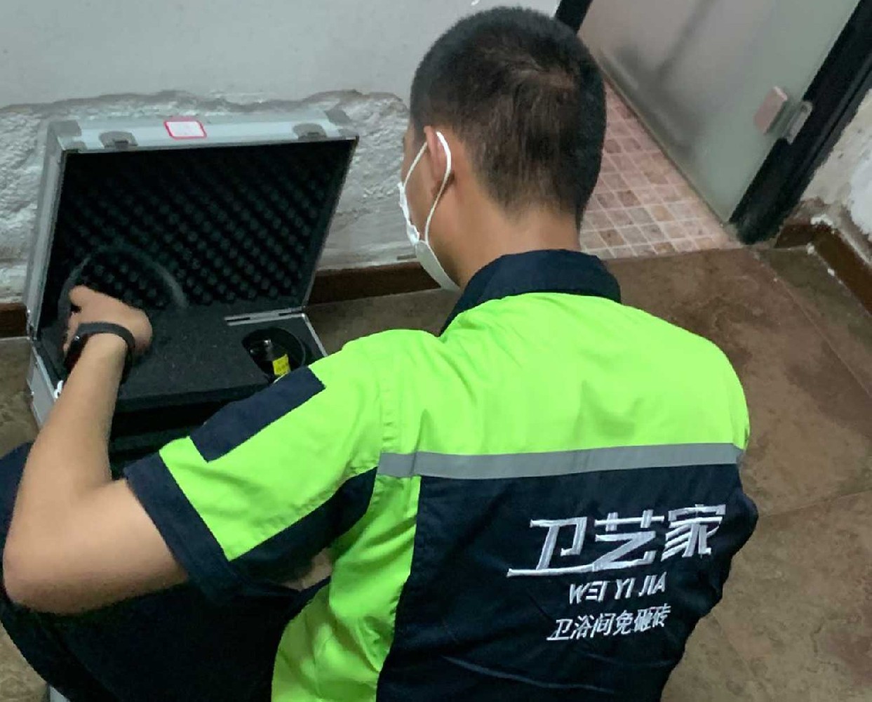 朝阳附近防水补漏师傅电话号码，24小时上门维修服务